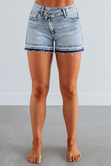 Acadia Risen Shorts - Light Wash