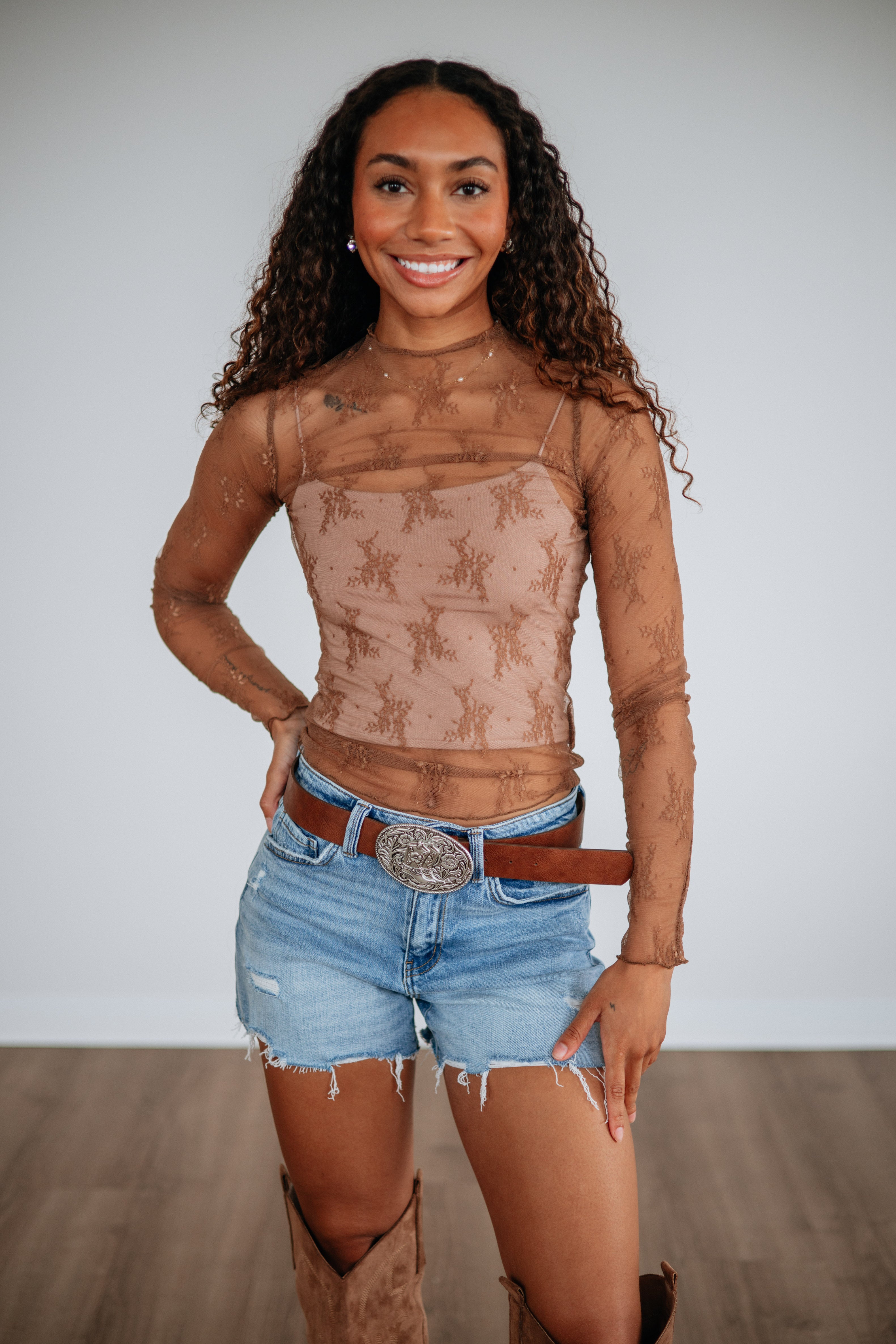 トップス ANYWHERE PRODUCTS COTTON LACE TOPS Asa Lace Top - Mocha – Wild Oak Boutique