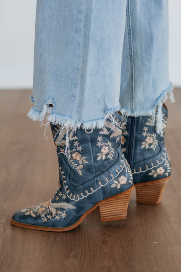 Dancin' In The Country Boots