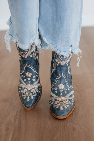 Dancin' In The Country Boots