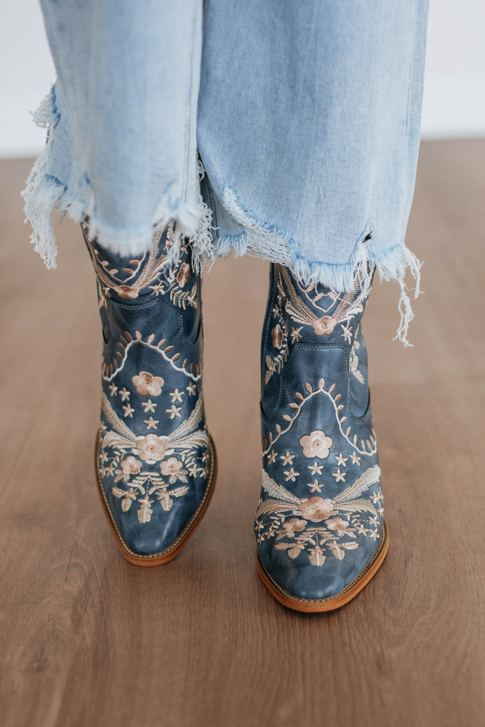Dancin' In The Country Boots