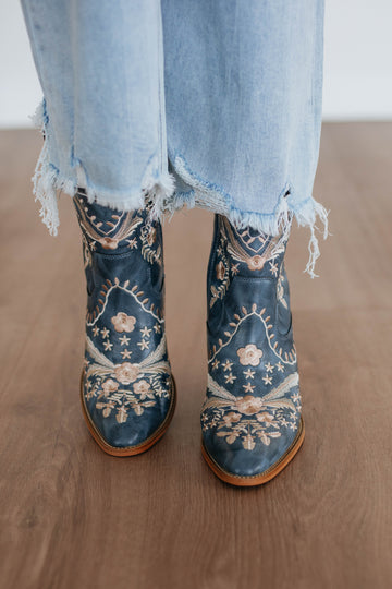 Dancin' In The Country Boots