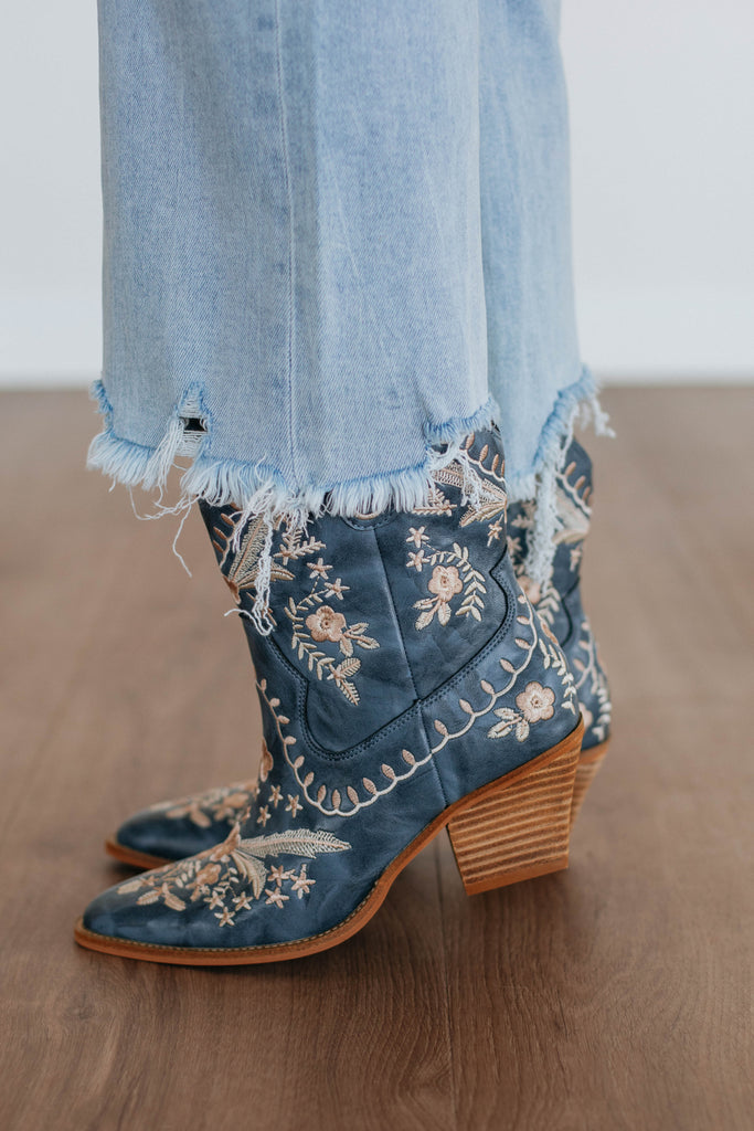 Dancin' In The Country Boots