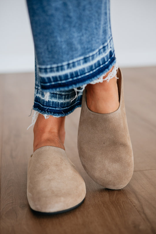 Doing Just Fine Clogs