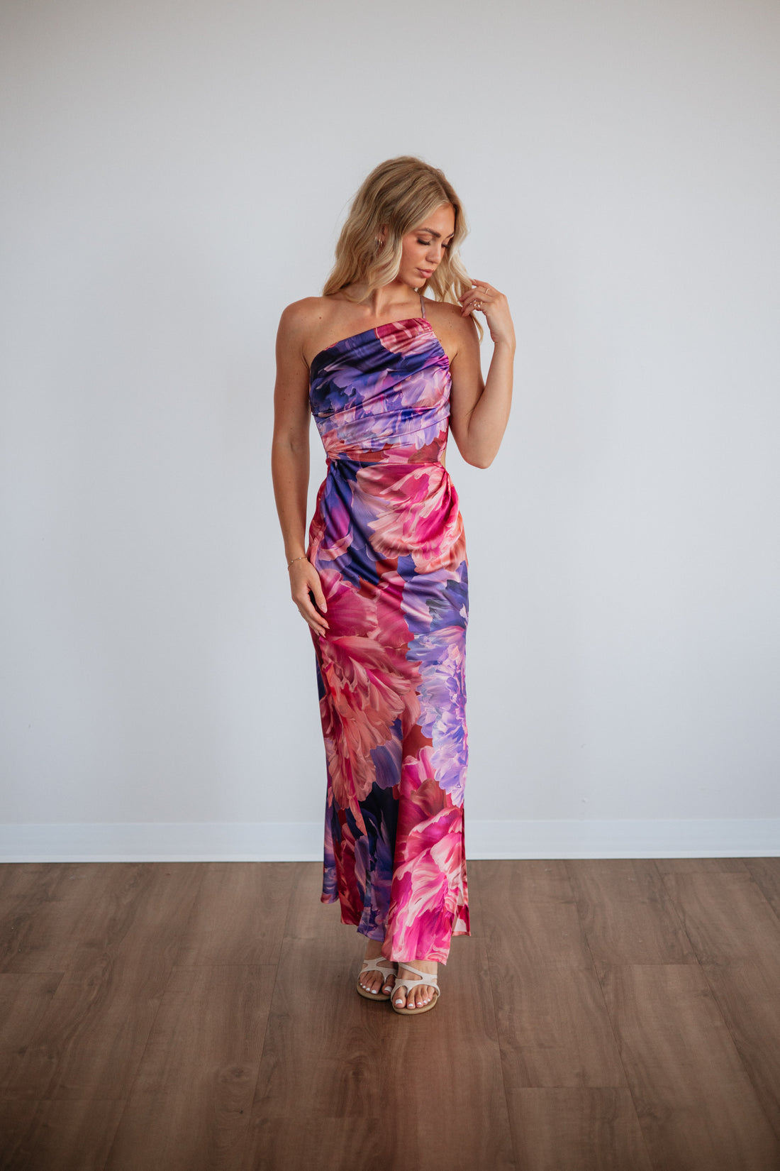 Dresses-5_19d451b8-8d3e-4d57-8cd0-18b57c990d51