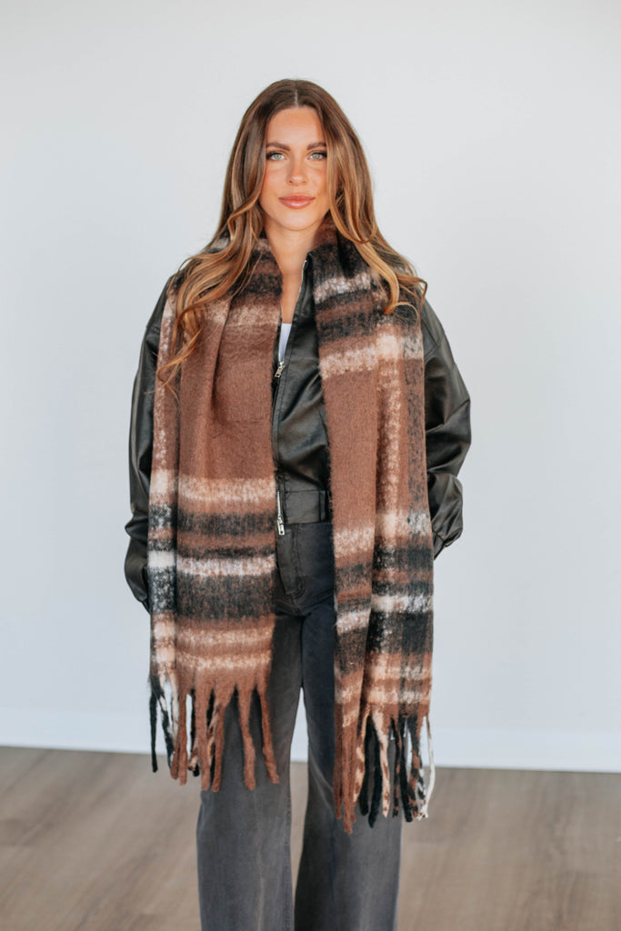Effortless Trendsetter Plaid Scarf