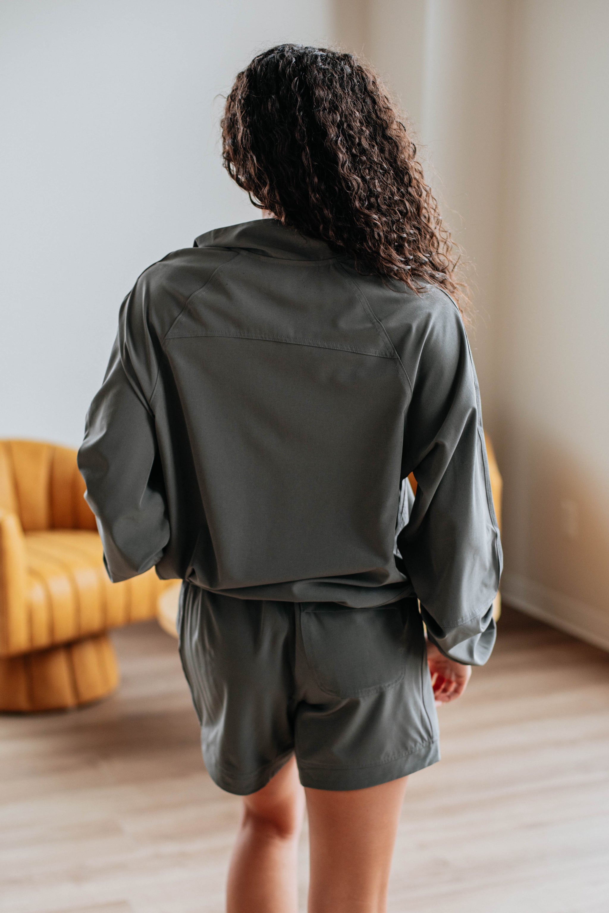 Levo Active Pullover - Pebble