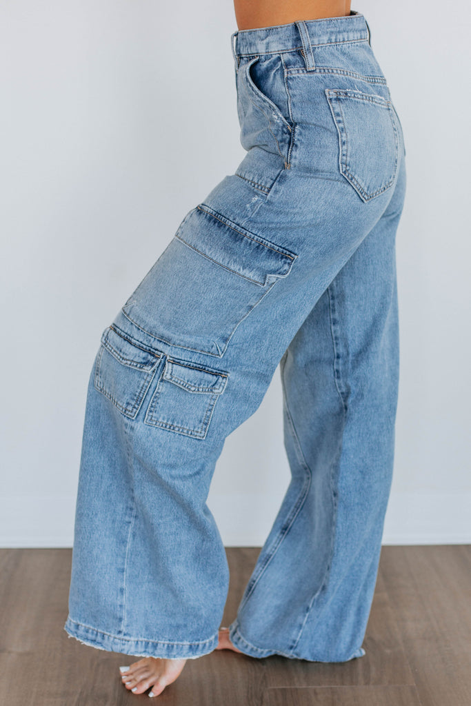 Nori Hidden Cargo Jeans - Medium Wash