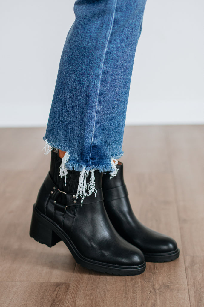 Not So Complicated Boots - Black