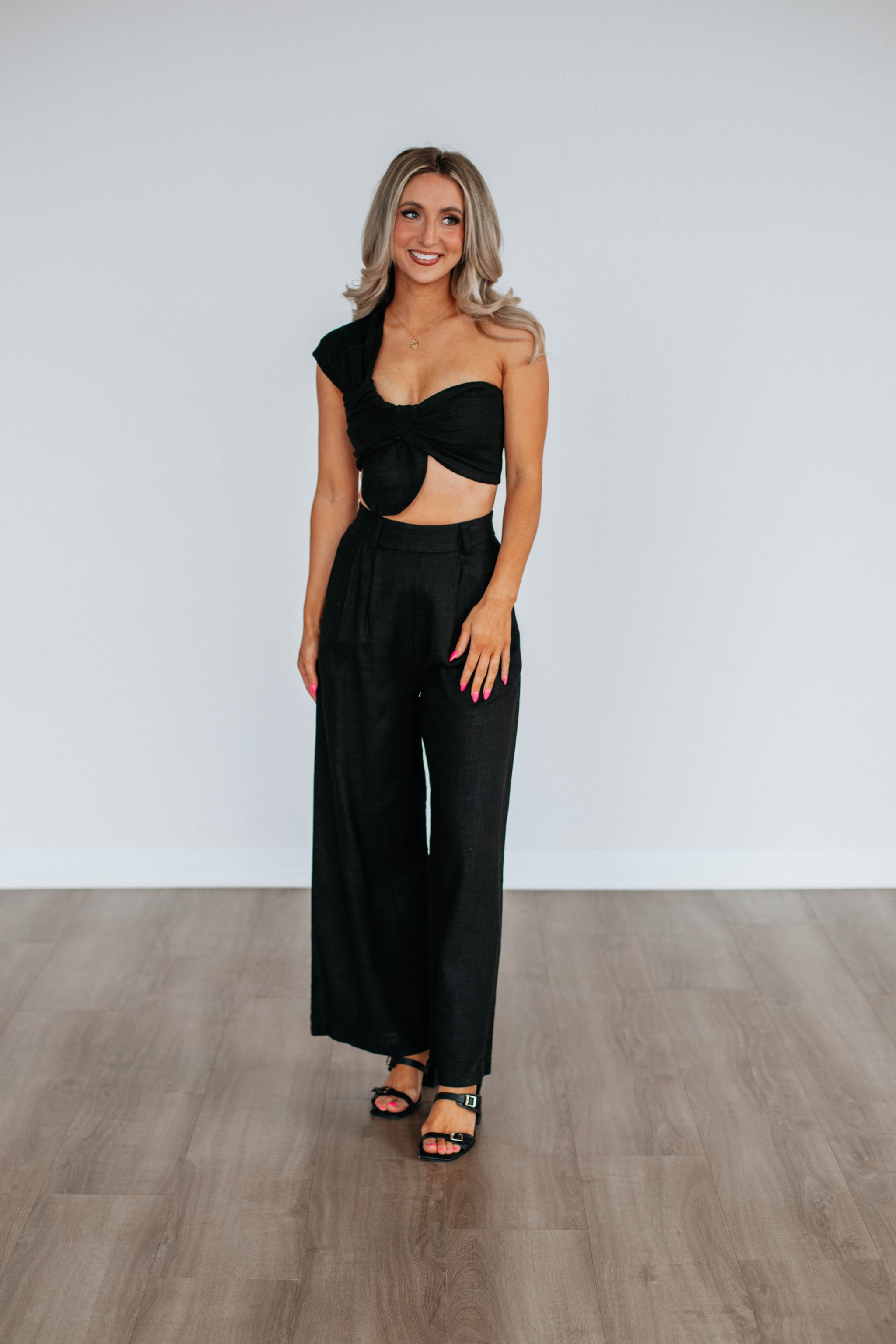 Soraya Two-Piece Linen Set
