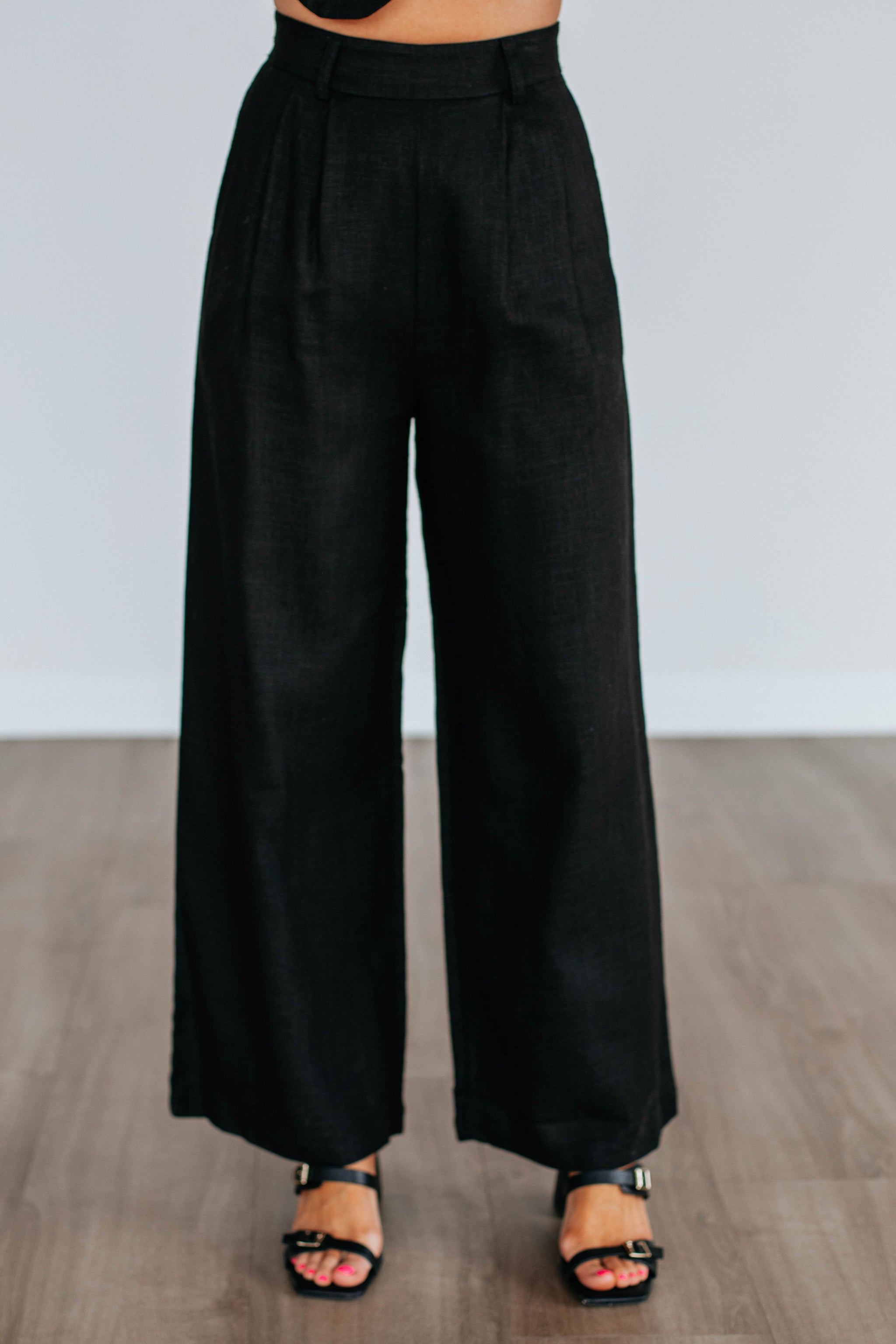 Soraya Two-Piece Linen Set