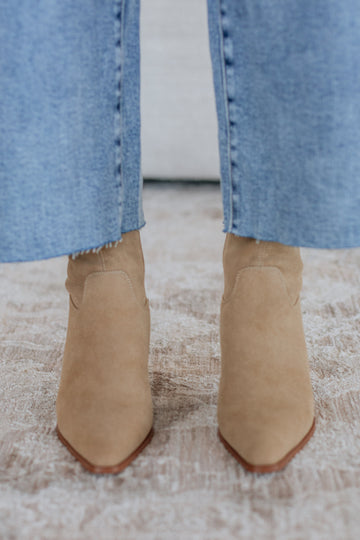 #color_taupe