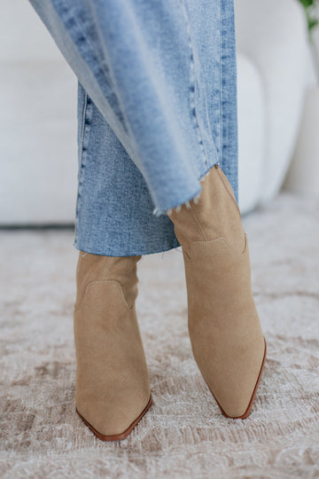 #color_taupe