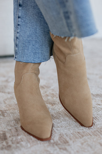 #color_taupe