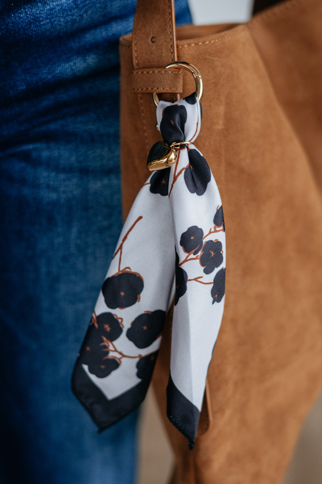 #color_black-floral