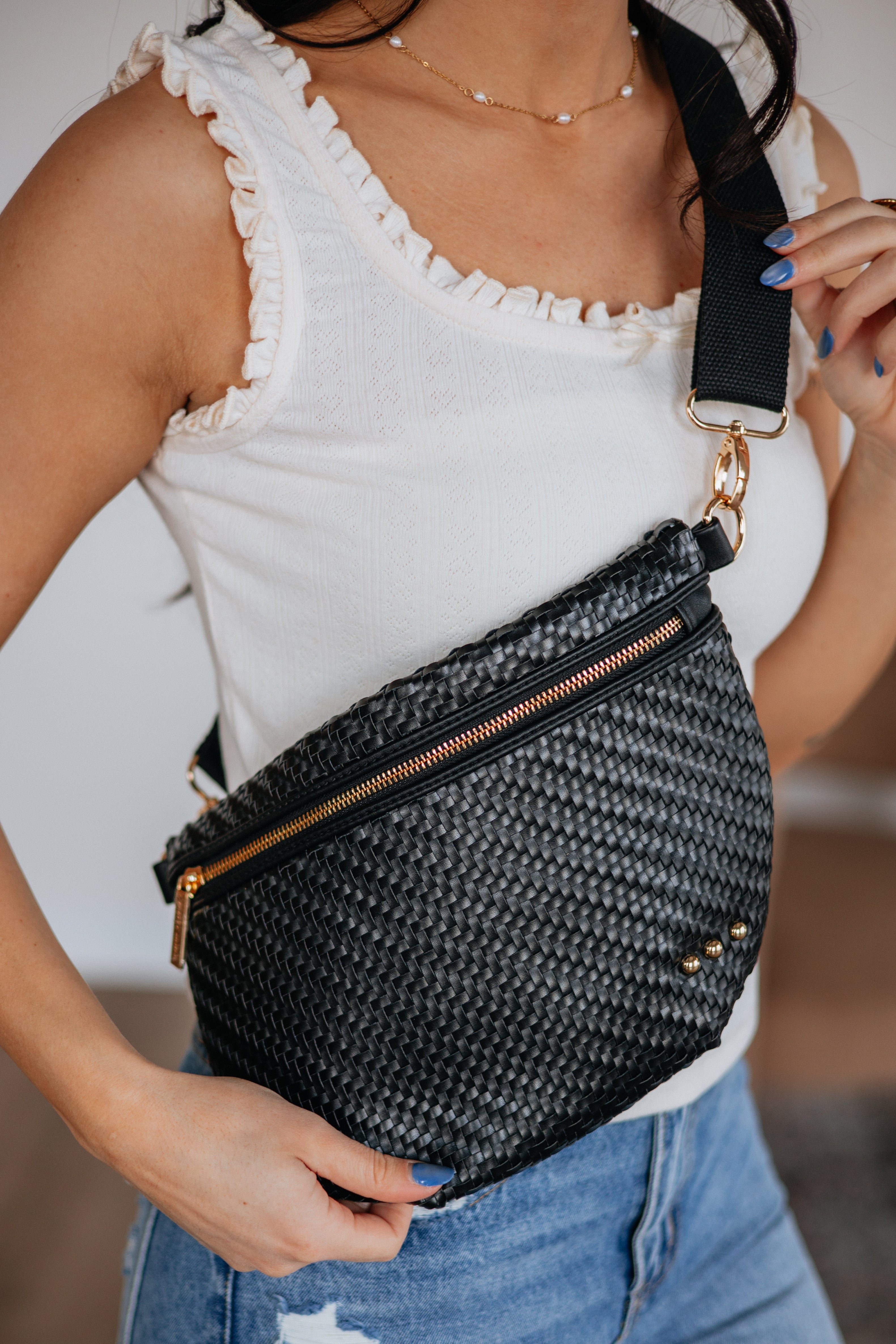 Cyndie Woven Bum Bag – Wild Oak Boutique