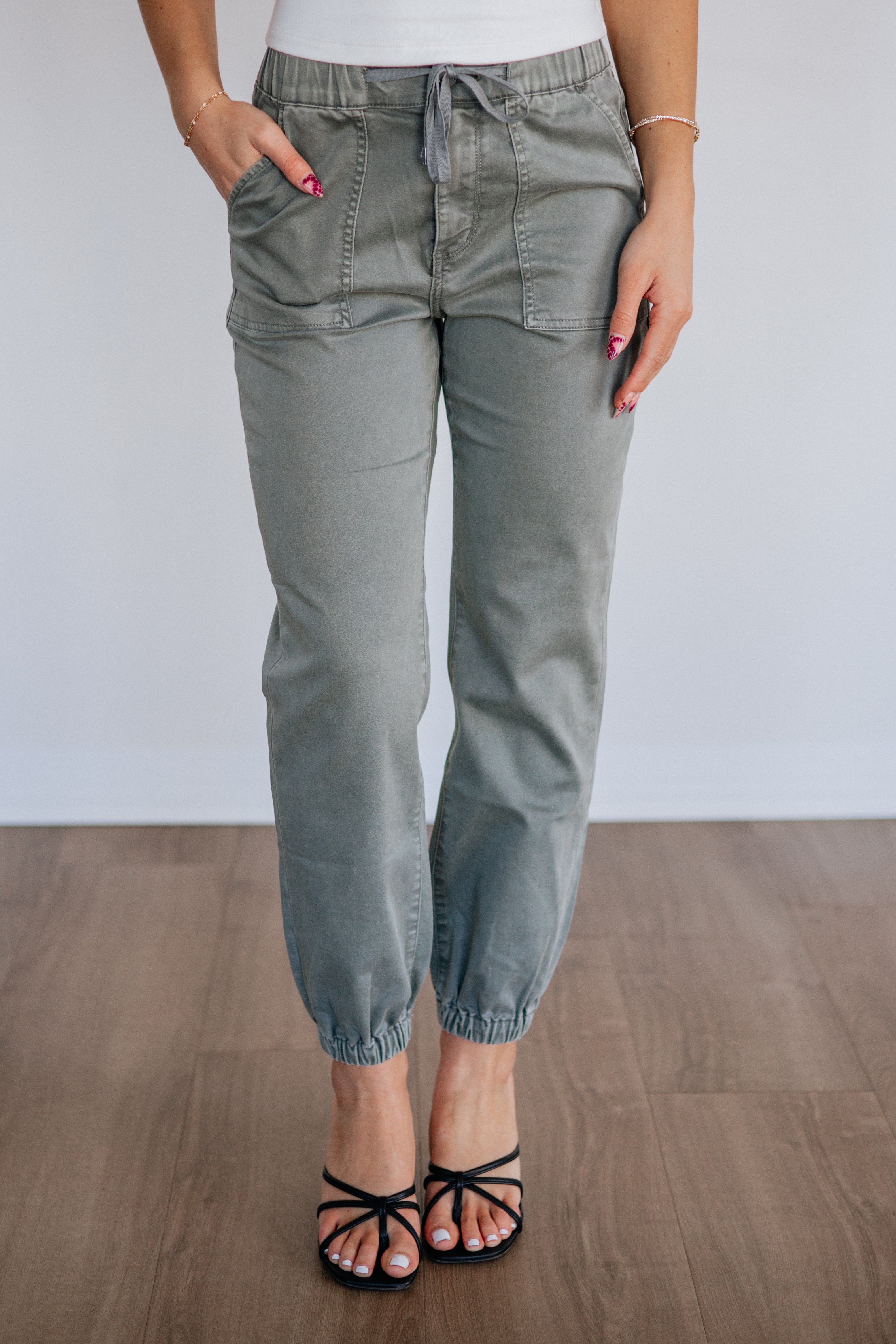 Drea Mica Joggers - Dusty Sage – Wild Oak Boutique