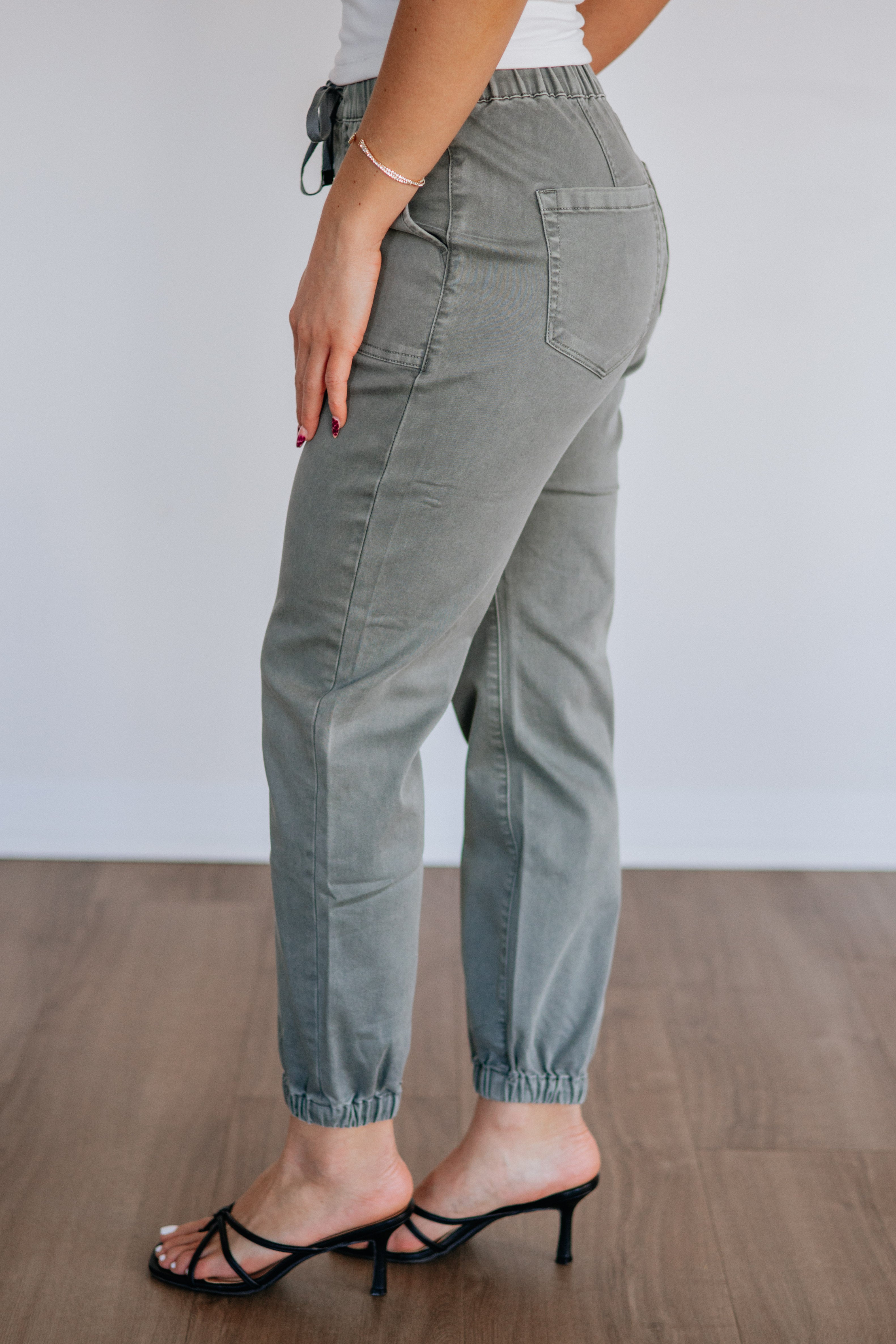 Drea Mica Joggers - Dusty Sage – Wild Oak Boutique