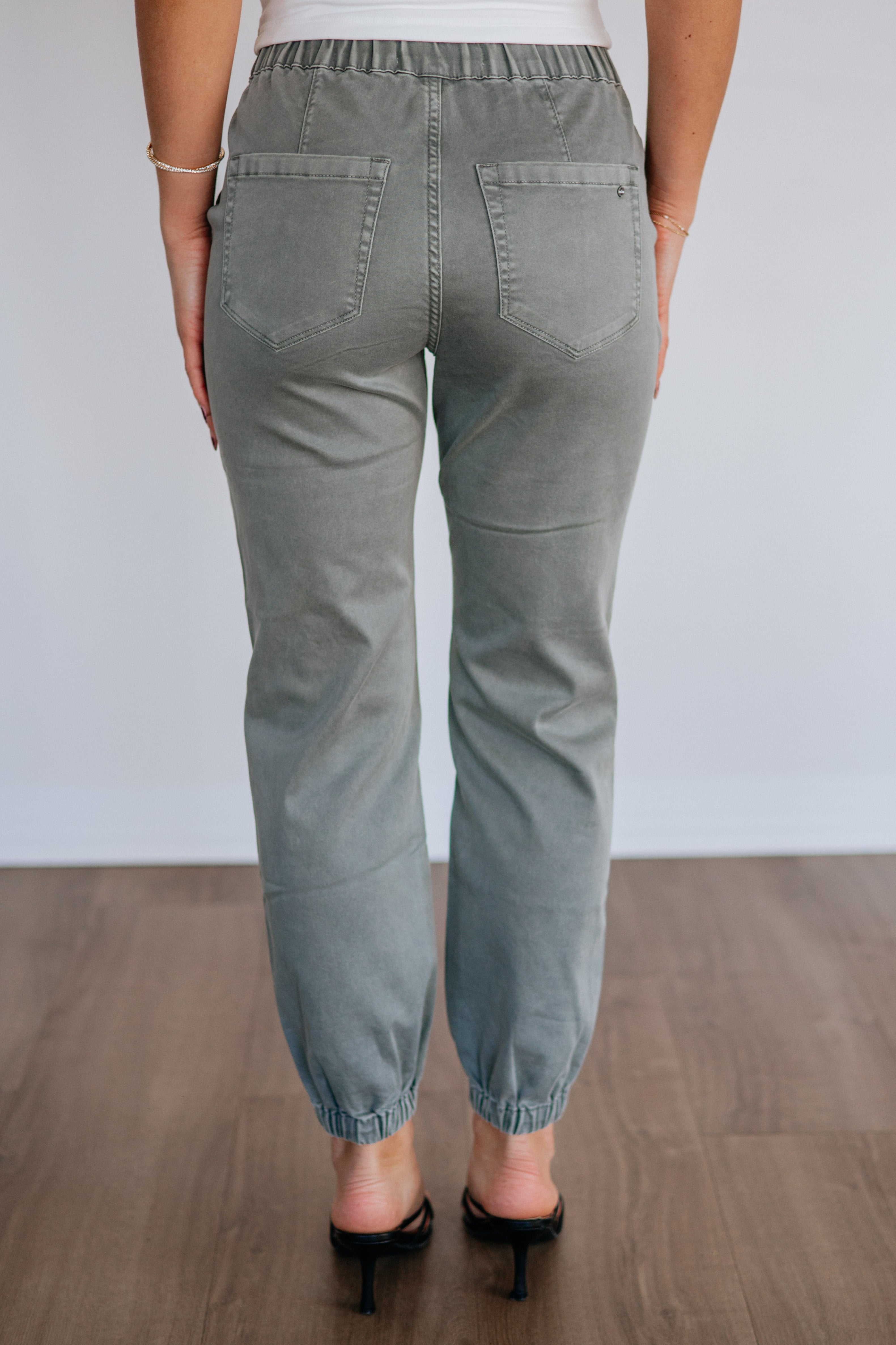 Drea Mica Joggers - Dusty Sage – Wild Oak Boutique