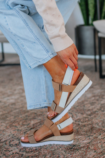 Effortless Approach Sandals - Tan Mix