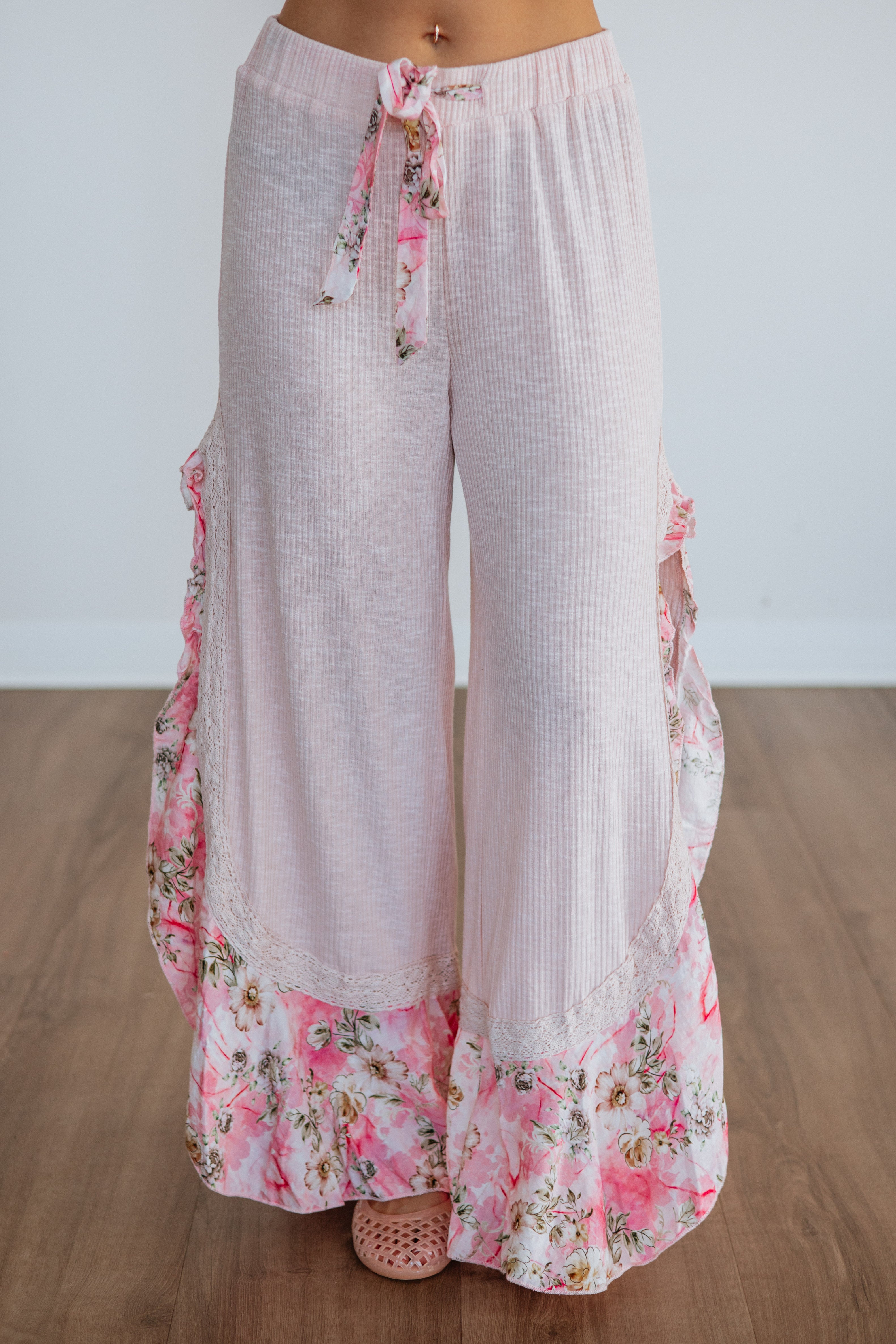 Jaylani Floral Pants – Wild Oak Boutique
