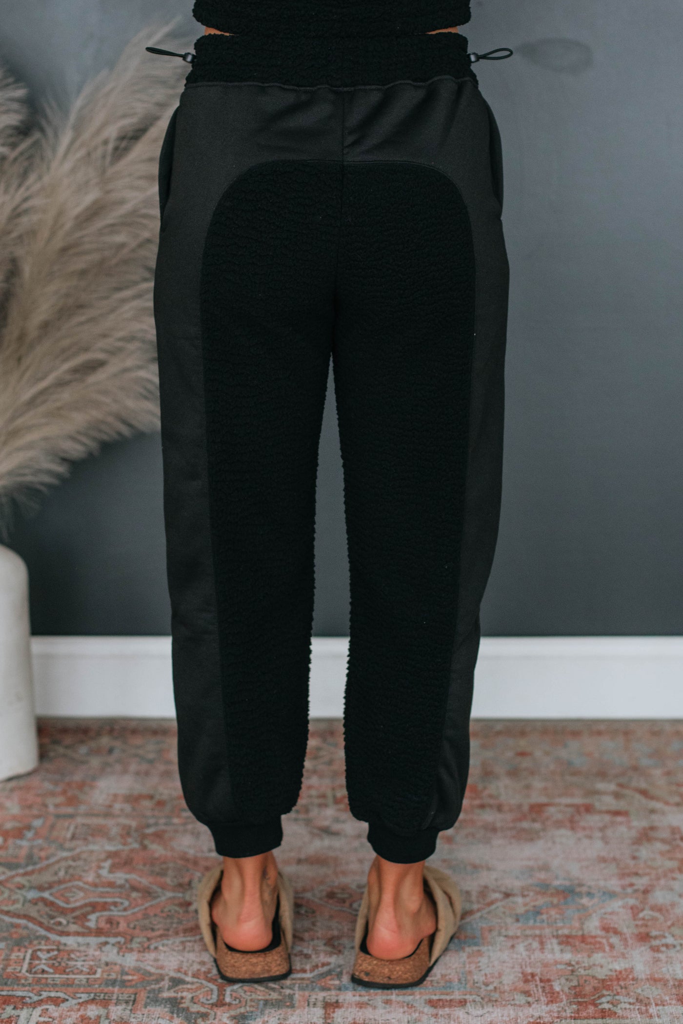 Hayden Sherpa Joggers - Black
