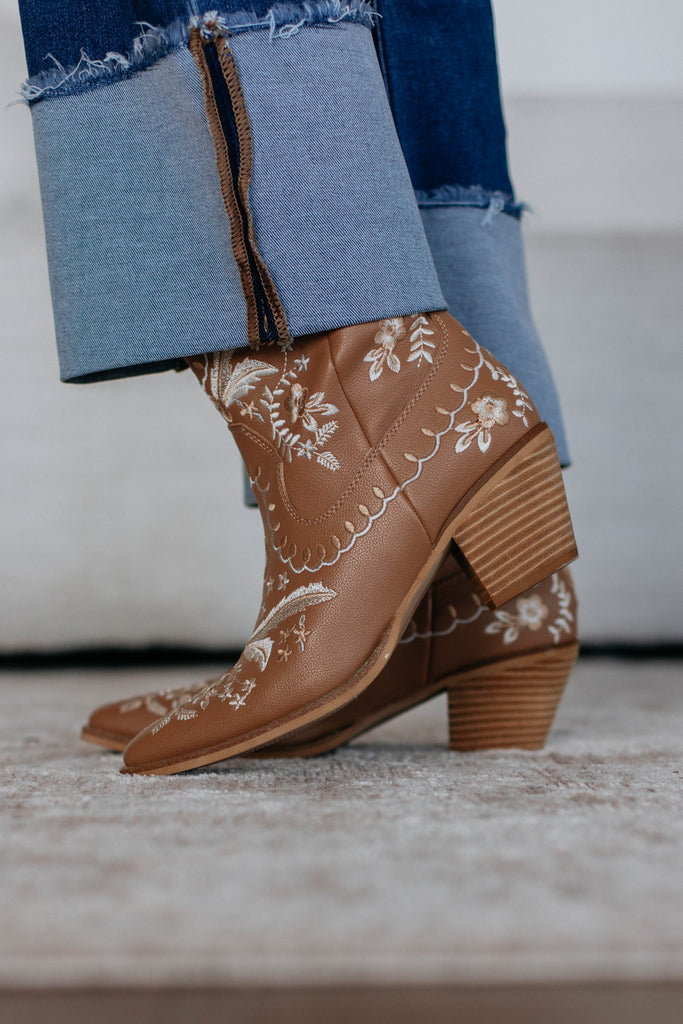 Coastal Cowgirl Boots - Camel