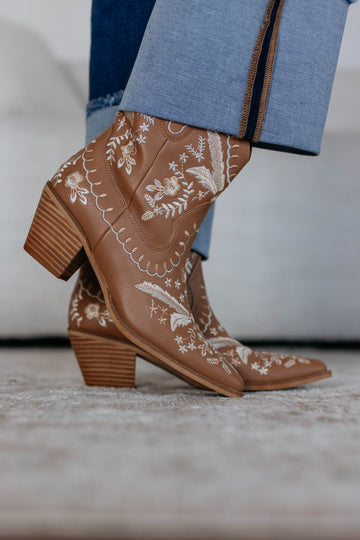 Coastal Cowgirl Boots - Camel