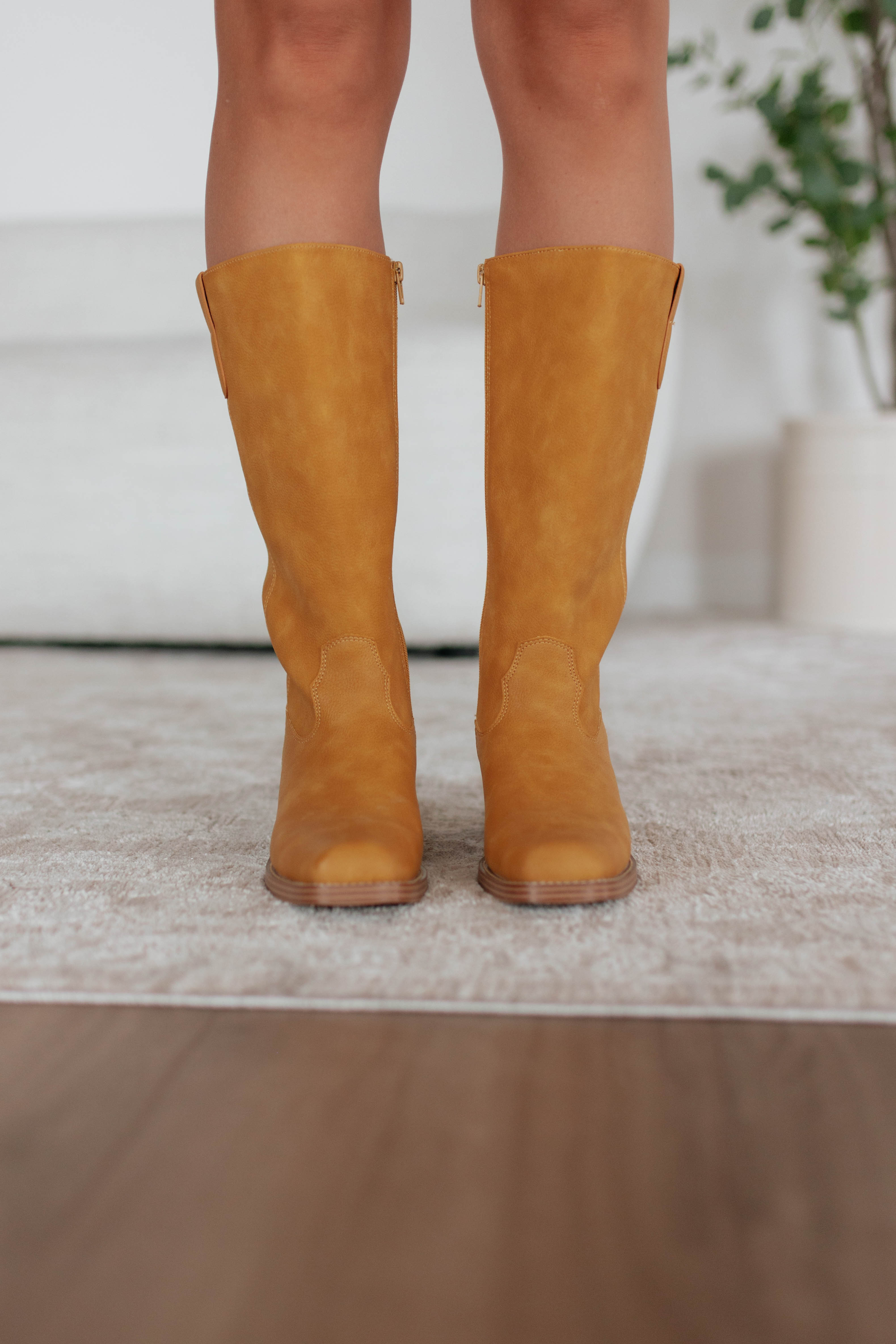 Buzzing About It Boots – Wild Oak Boutique