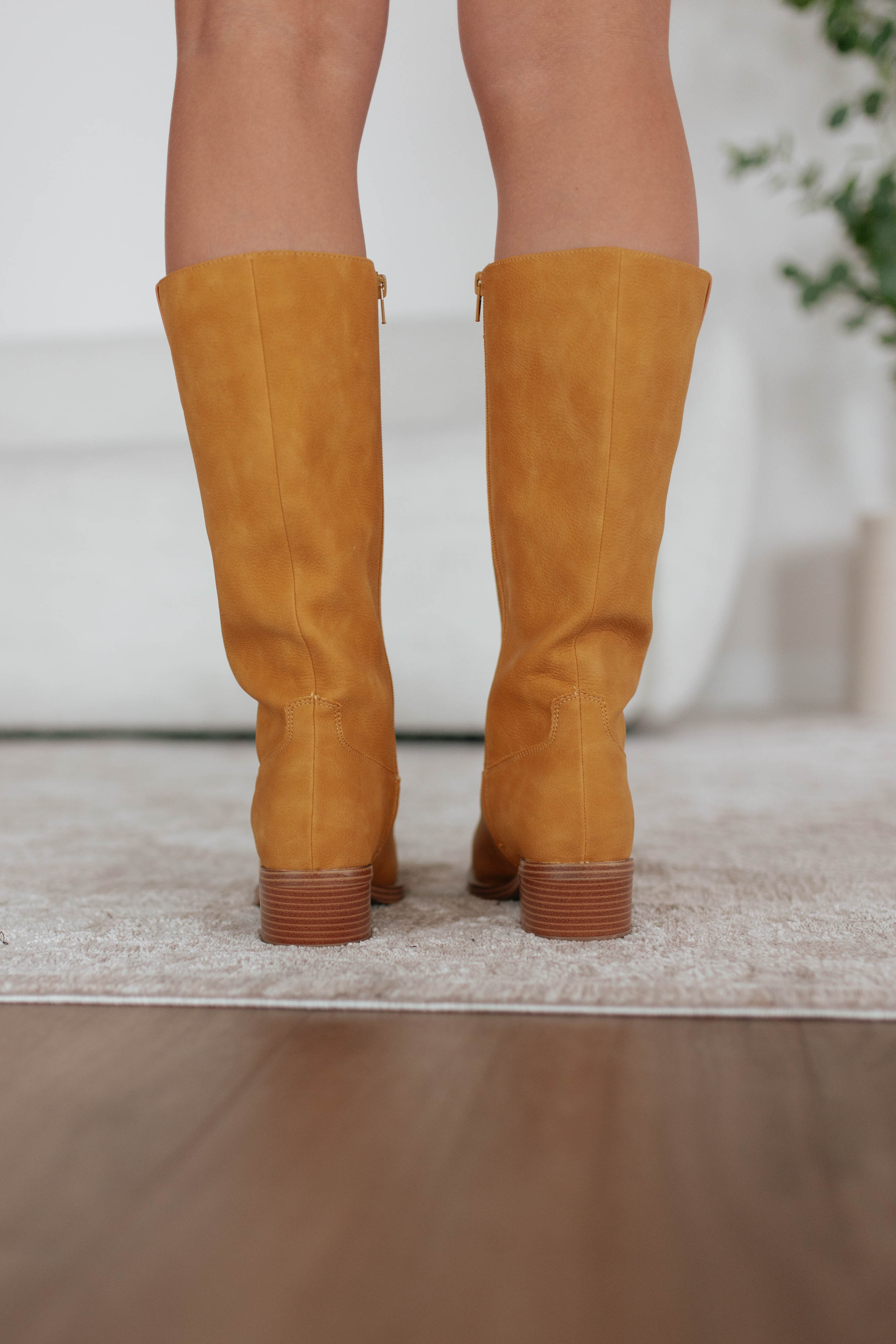 Buzzing About It Boots – Wild Oak Boutique