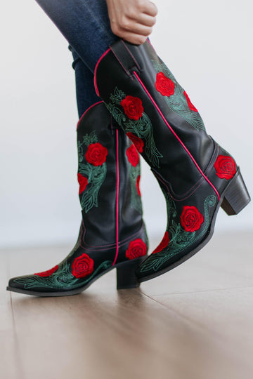 Center Stage Cowgirl Boots - Black