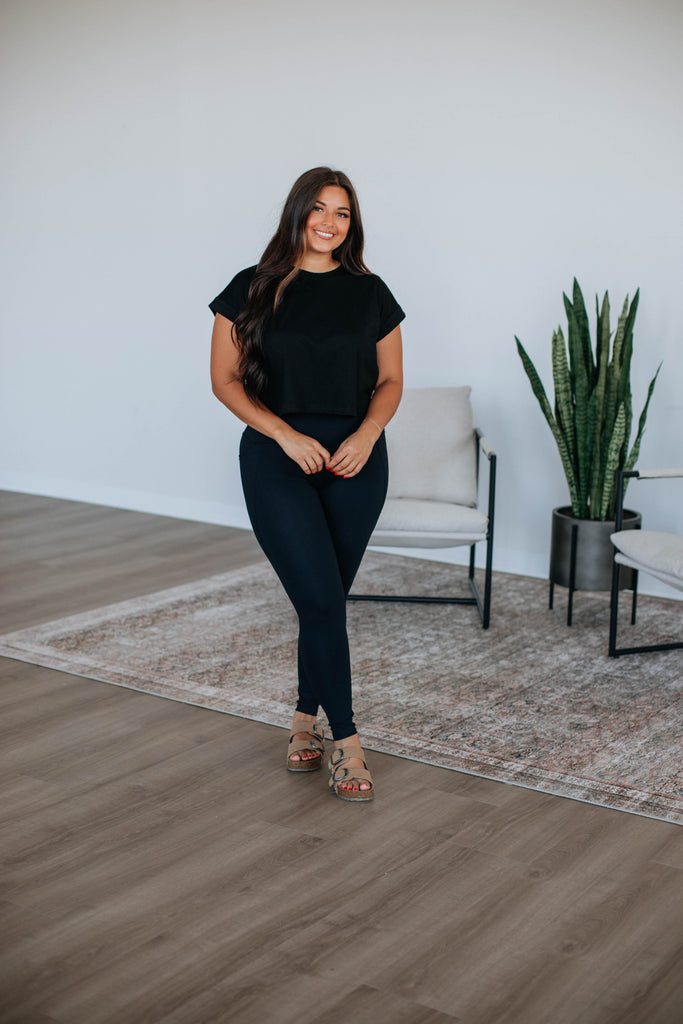 Jinger Basic Tee - Black