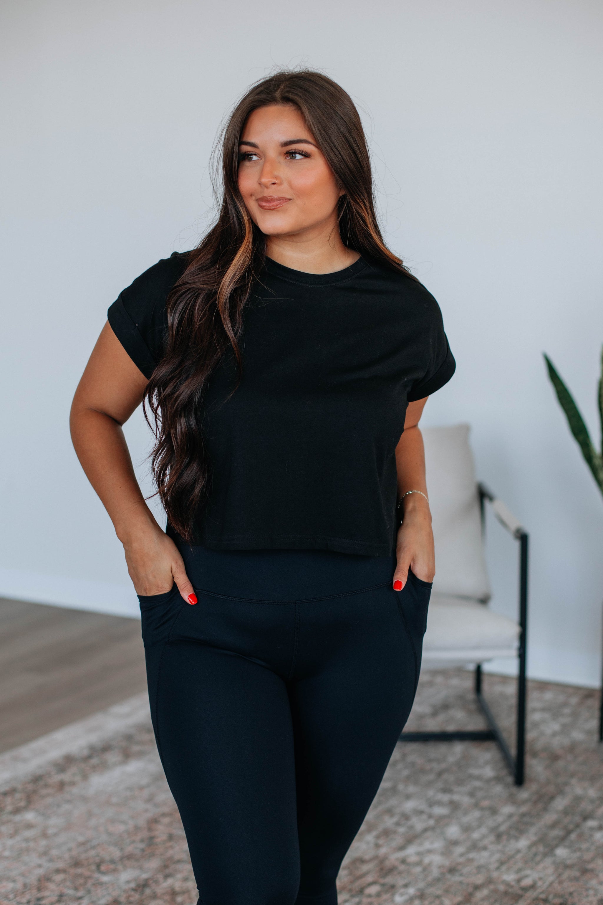Jinger Basic Tee - Black