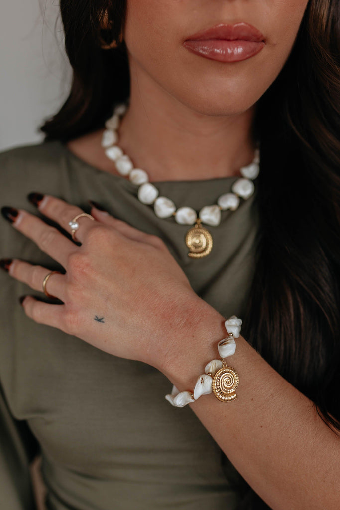 Karolina Shell Necklace