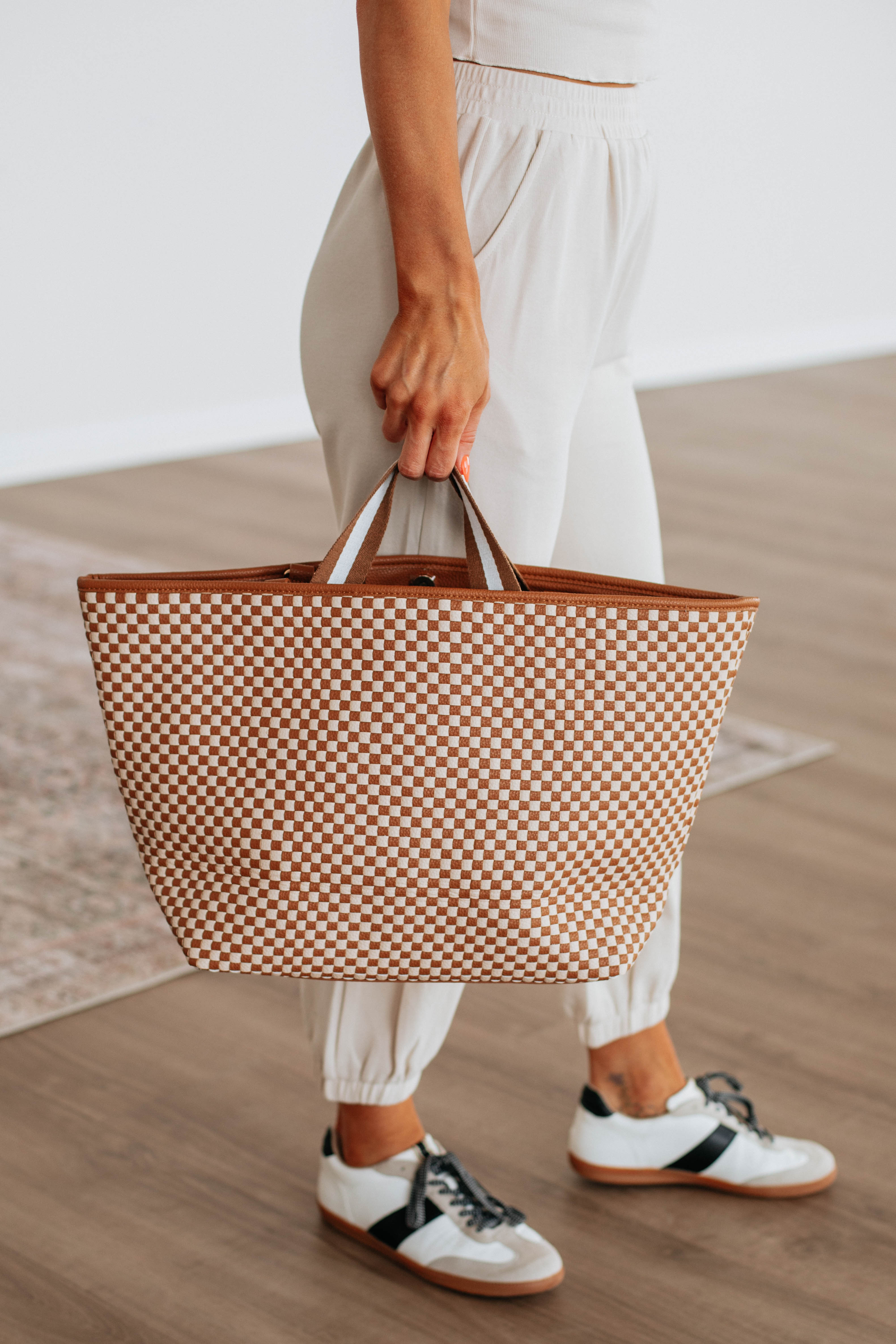 boutique holiday checkered shopping tote busy bee travel bag Keeley Checkered Tote Bag