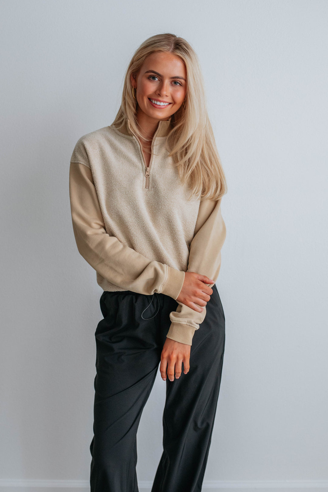 Lacey Contrast Pullover - Taupe