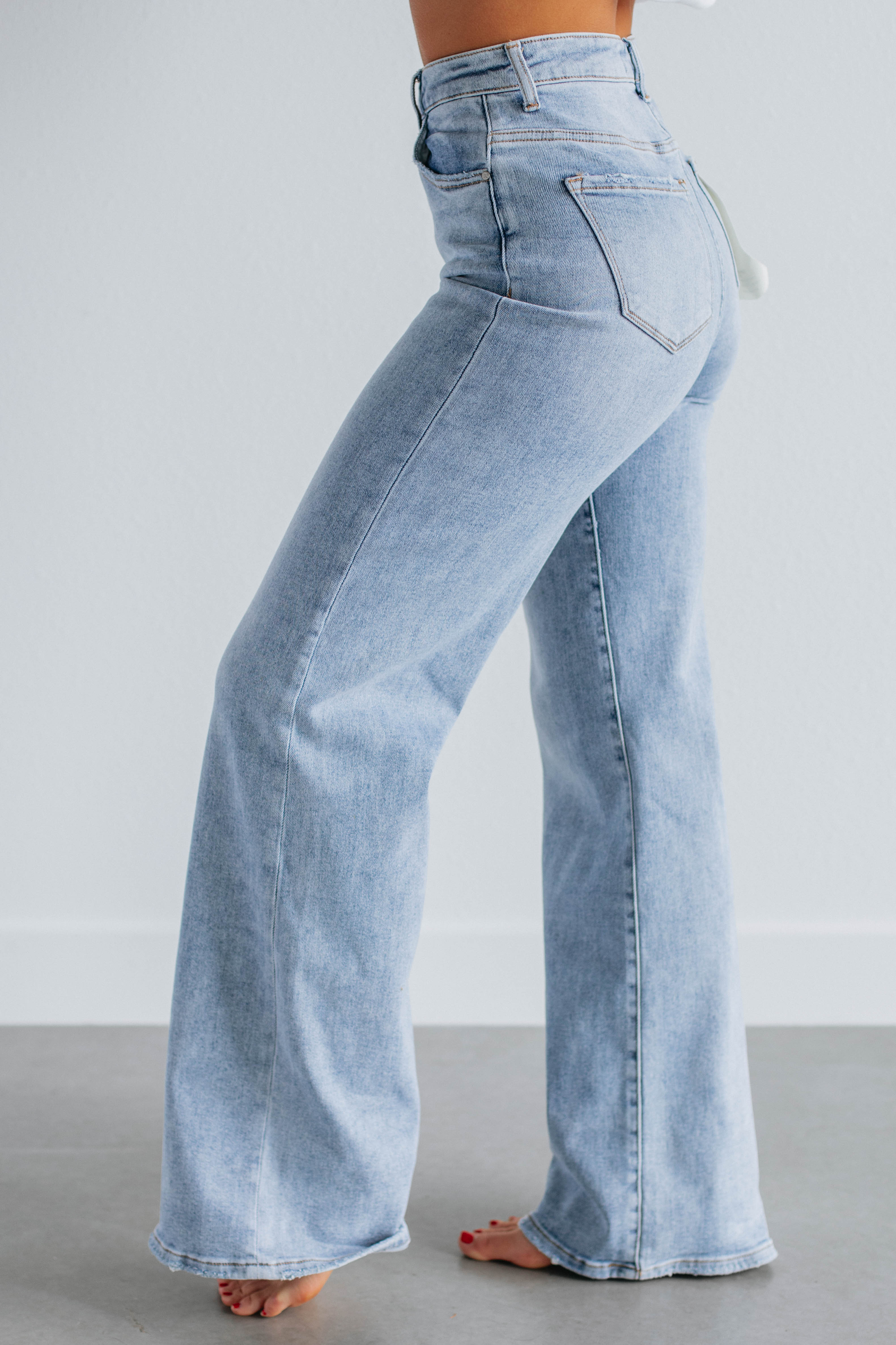 Montana Risen Jeans - Light Wash