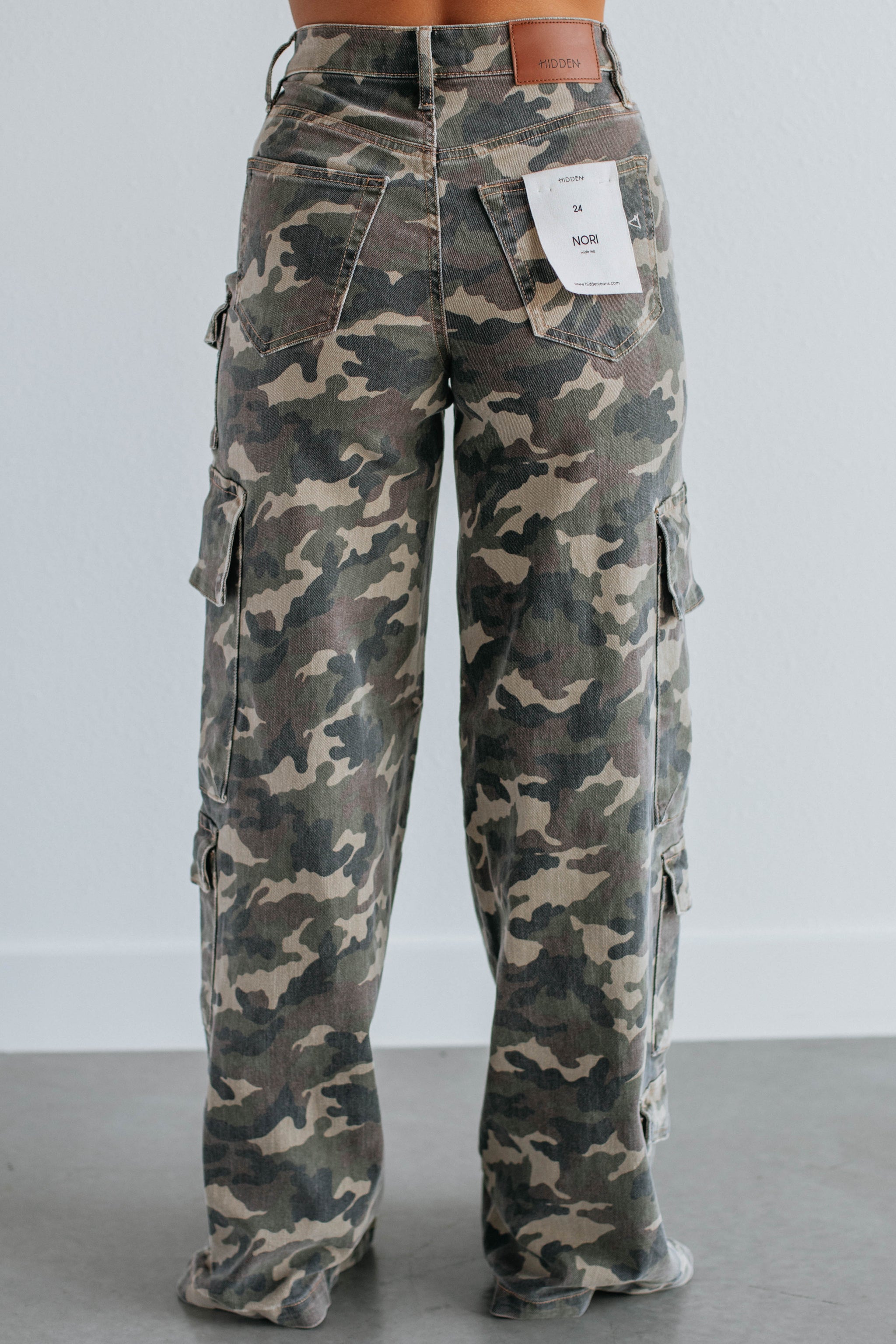 Nori Hidden Cargo Jeans