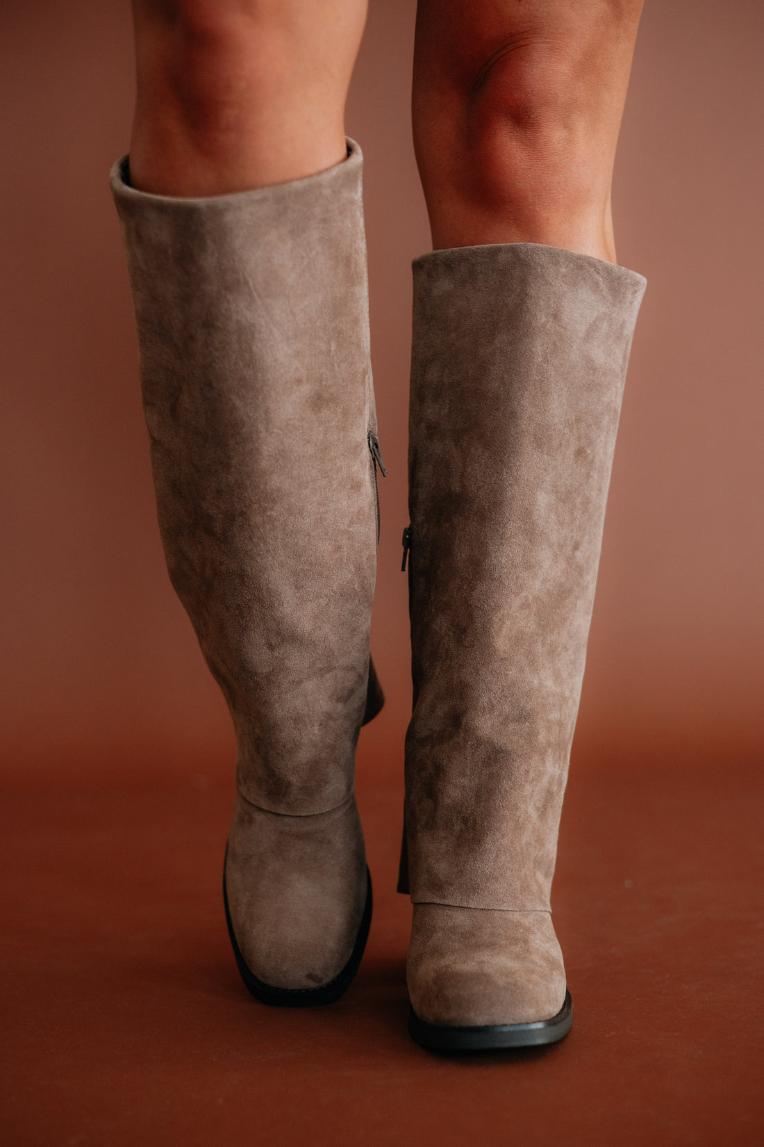 #color_taupe