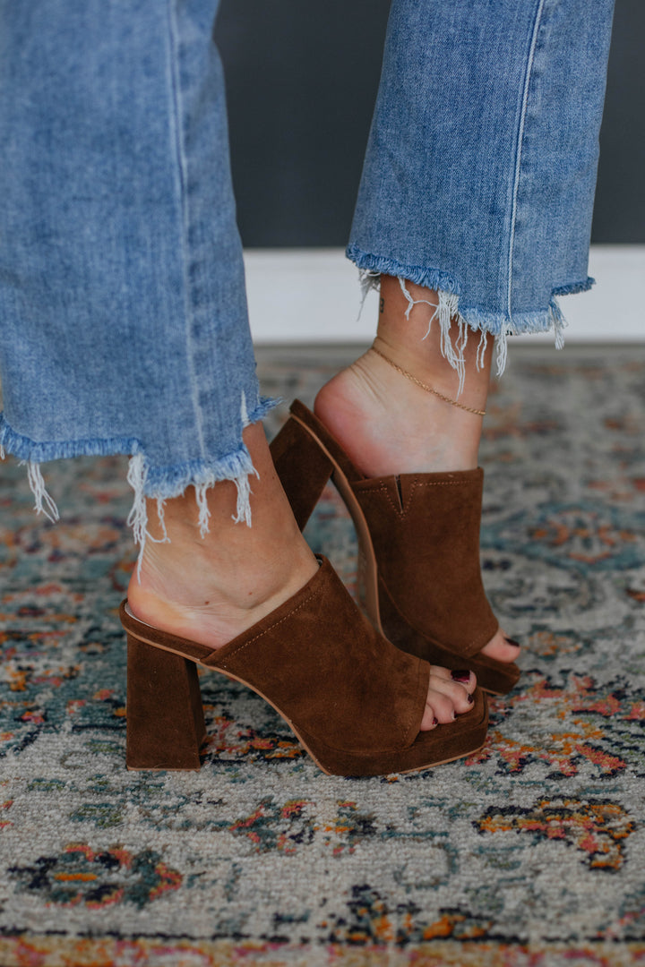 Stepping Out Heels - Mocha