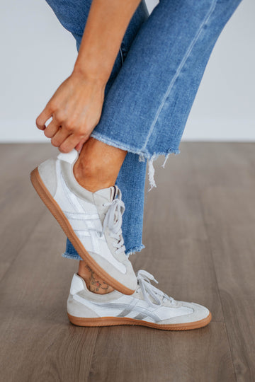 Style Expedition Sneakers