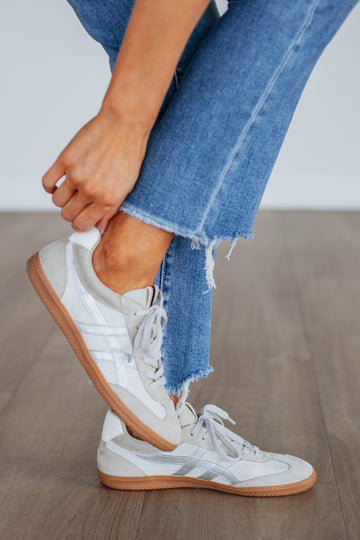 Style Expedition Sneakers