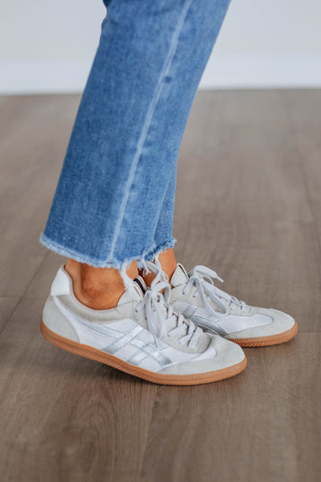 Style Expedition Sneakers