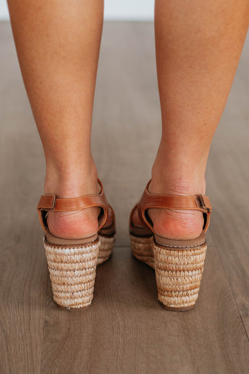 Sweet Direction Wedges - Cognac
