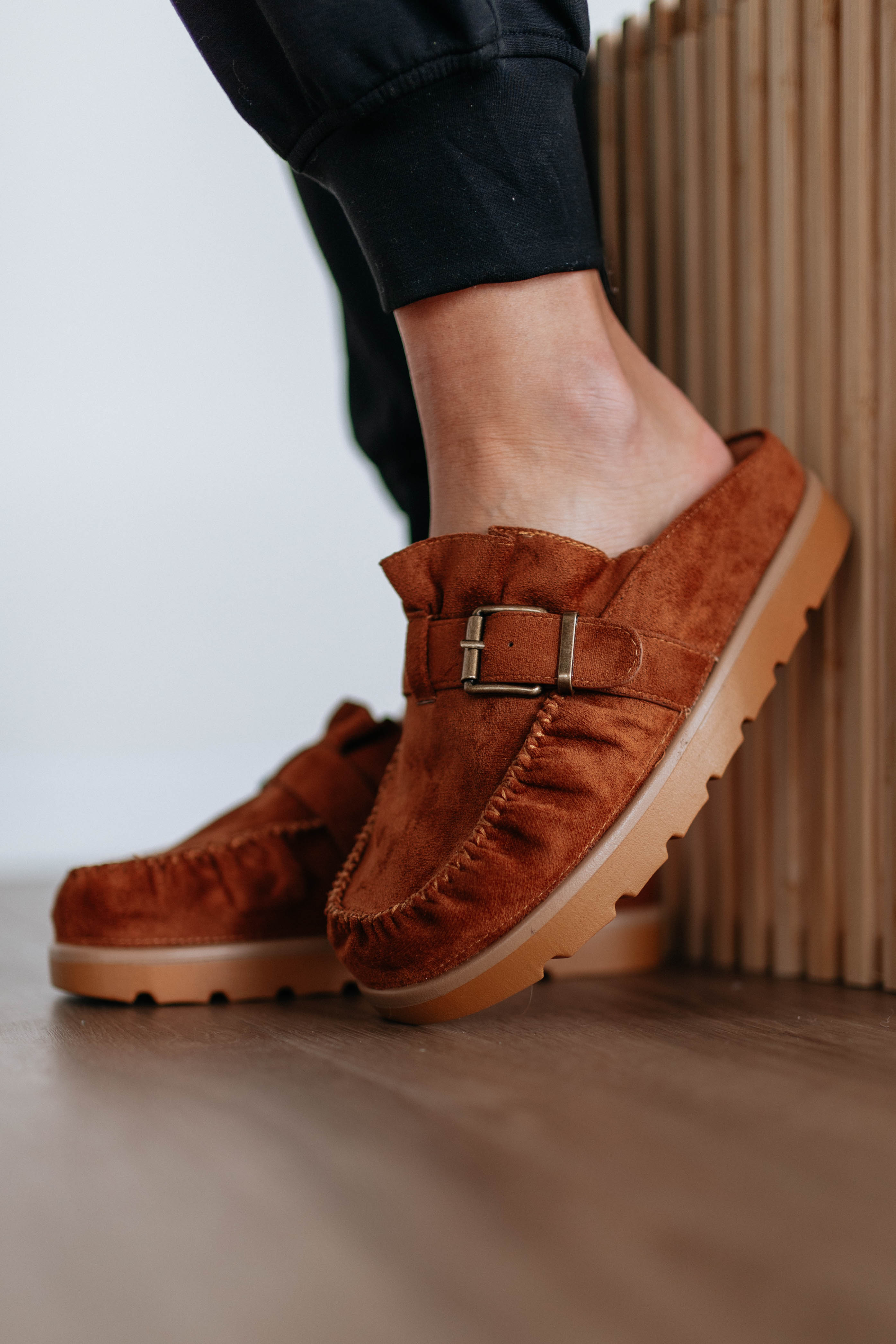 Meant For Me Mules – Wild Oak Boutique