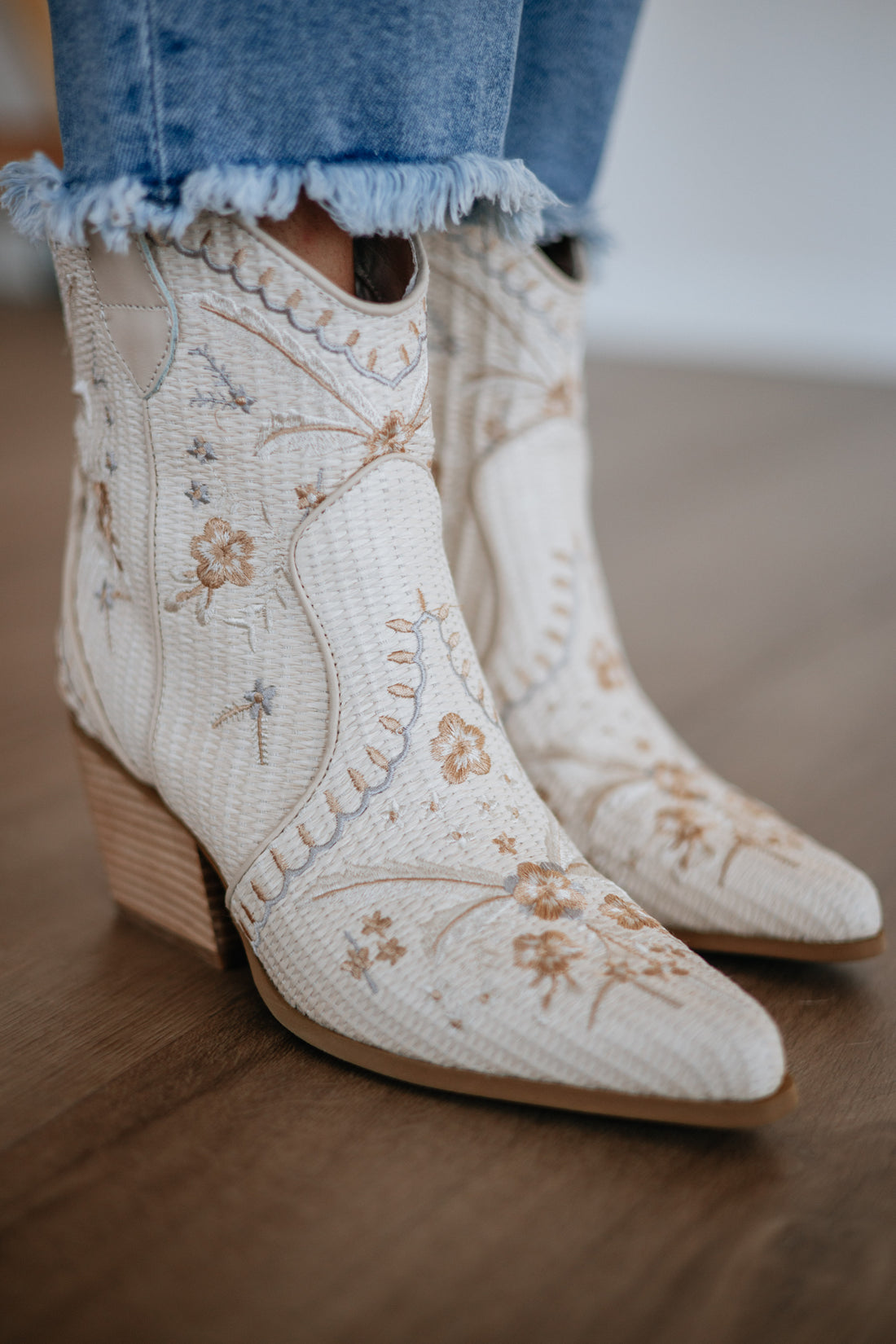 Dust & Daisies Cowgirl Boots