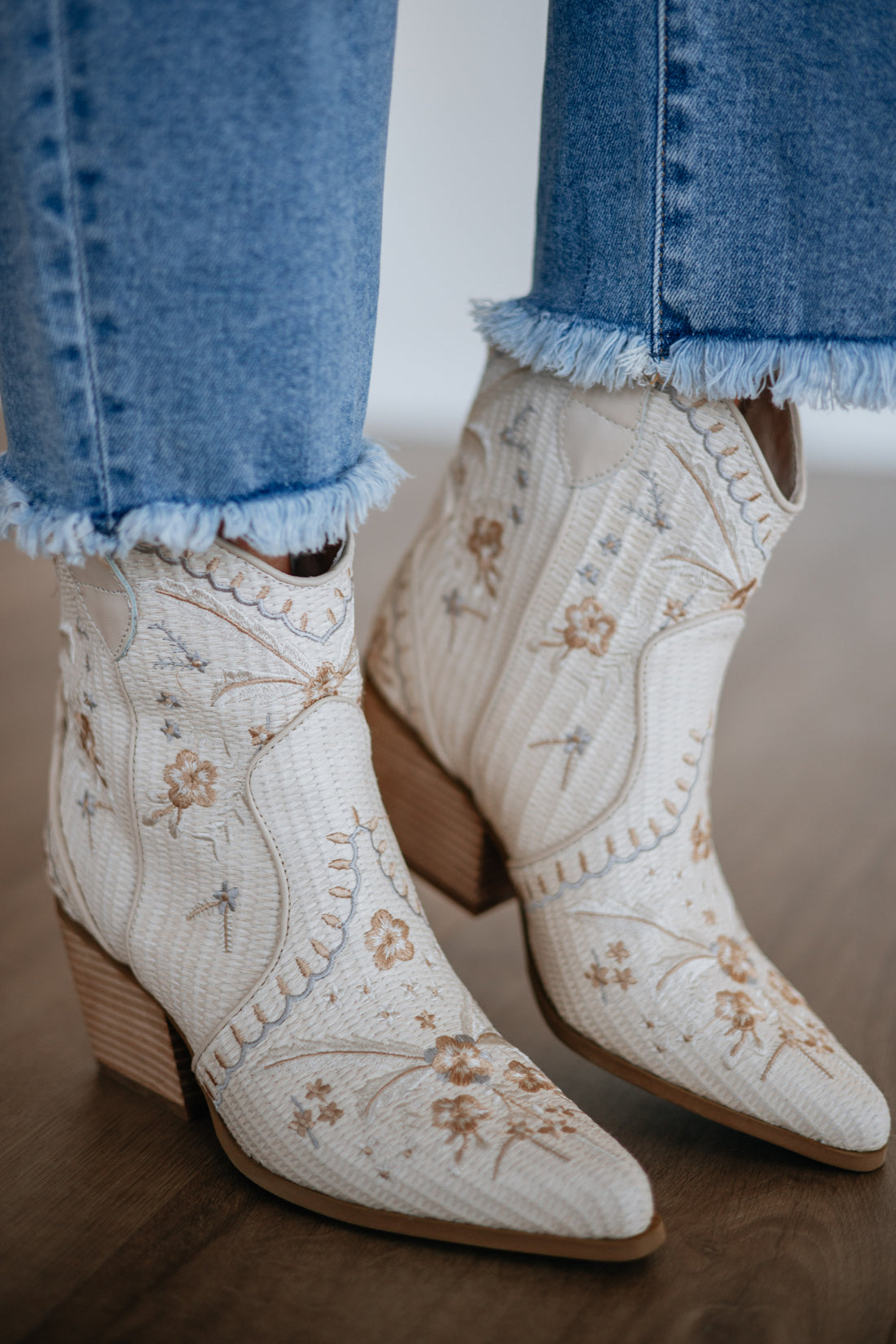 Dust & Daisies Cowgirl Boots