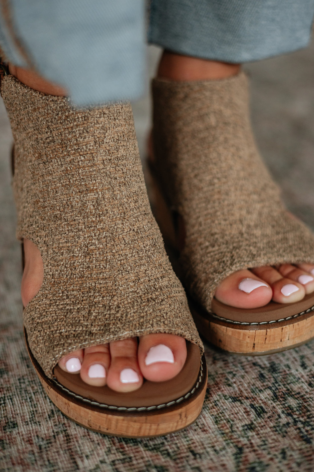 #color_taupe
